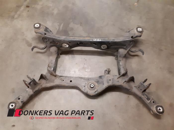 Gebruikte Subframe Audi S8 (D4) 4.0 V8 TFSI 32V Prijs € 500,00 Margeregeling aangeboden door Donkers VAG Parts