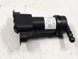 Nieuwe Koplamp Sproeier Audi A4 (B7) Prijs € 123,08 Inclusief btw aangeboden door Donkers VAG Parts