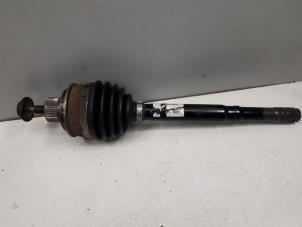 Gebruikte Aandrijfas links-voor Audi A5 Cabrio (F57/F5E) 2.0 35 TFSI Mild Hybrid 16V Prijs € 50,00 Margeregeling aangeboden door Donkers VAG Parts