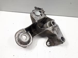 Gebruikte Motorrubber Audi A4 Avant (B5) 2.4 30V Prijs € 15,00 Margeregeling aangeboden door Donkers VAG Parts