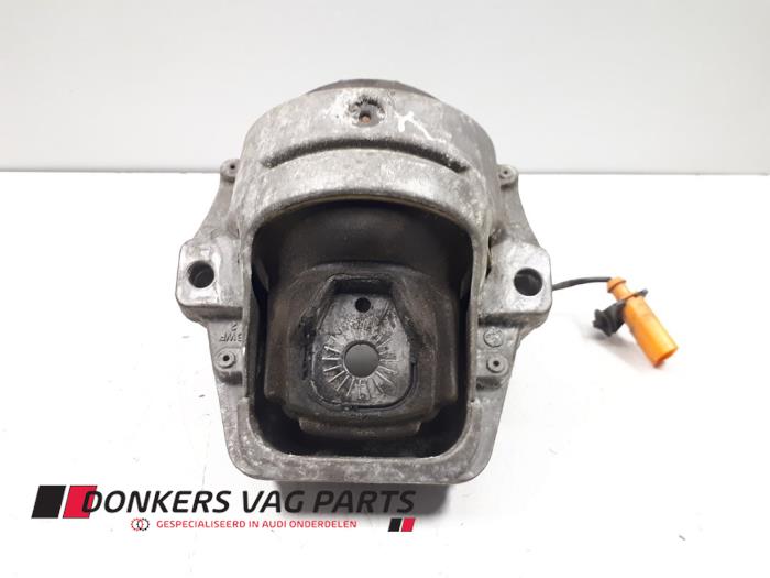 Motorrubber van een Audi A5 (8T3) 2.7 TDI V6 24V 2008