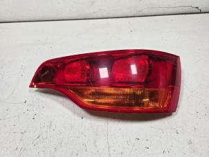 Gebruikte Achterlicht rechts Audi Q7 (4LB) 3.0 TDI V6 24V Prijs € 35,00 Margeregeling aangeboden door Donkers VAG Parts