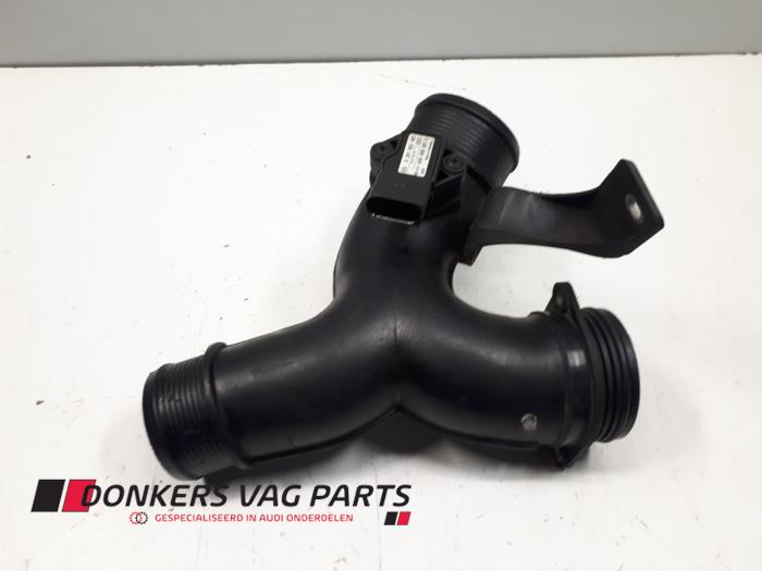 Gebruikte Intercooler Buis Audi Q7 (4LB) 3.0 TDI V6 24V Prijs € 35,00 Margeregeling aangeboden door Donkers VAG Parts