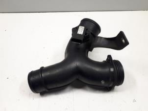 Gebruikte Intercooler Buis Audi Q7 (4LB) 3.0 TDI V6 24V Prijs € 35,00 Margeregeling aangeboden door Donkers VAG Parts