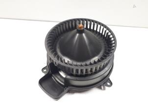 Gebruikte Chaufage Ventilatiemotor Audi Q5 (8RB) Prijs € 60,00 Margeregeling aangeboden door Donkers VAG Parts