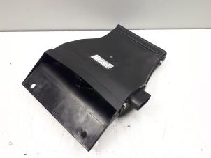 Gebruikte Element Kachelverwarming Audi A8 (D3) 3.0 TDI V6 24V Quattro Prijs € 75,00 Margeregeling aangeboden door Donkers VAG Parts