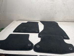 Gebruikte Matten Set Audi S5 (F53/F5P) 3.0 TFSI V6 24V Prijs € 30,25 Inclusief btw aangeboden door Donkers VAG Parts