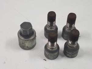 Gebruikte Wielbouten set Audi Diversen Prijs € 25,00 Margeregeling aangeboden door Donkers VAG Parts