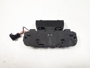 Gebruikte Stoelmotor Volkswagen Touareg (7PA/PH) Prijs € 35,00 Margeregeling aangeboden door Donkers VAG Parts