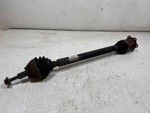 Gebruikte Aandrijfas rechts-voor Volkswagen Golf VII (AUA) 2.0 GTD 16V Prijs € 75,00 Margeregeling aangeboden door Donkers VAG Parts