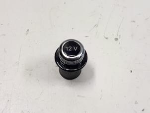 Gebruikte 12 Volt aansluiting Audi Diversen Prijs € 3,50 Margeregeling aangeboden door Donkers VAG Parts