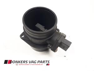 Gebruikte Luchtmassameter Audi A8 (D2) 6.0 W12 60V,Lang Quattro Prijs € 35,00 Margeregeling aangeboden door Donkers VAG Parts