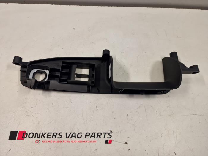 Nieuwe Handgreep Audi A4 Avant (B7) Prijs € 36,30 Inclusief btw aangeboden door Donkers VAG Parts