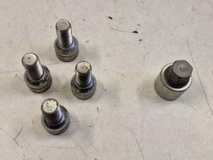 Gebruikte Wielslot Set Audi S5 (F53/F5P) 3.0 TFSI V6 24V Prijs € 25,00 Inclusief btw aangeboden door Donkers VAG Parts