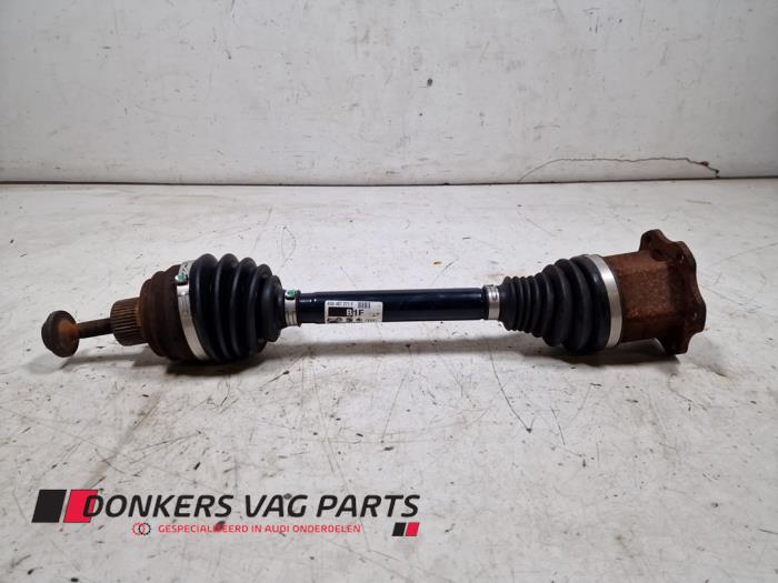 Gebruikte Aandrijfas links-voor Audi S8 (D4) 4.0 V8 TFSI 32V Prijs € 40,00 Margeregeling aangeboden door Donkers VAG Parts