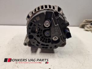 Dynamo van een Audi A4 Avant (B8) 2.0 TDI 16V 2011