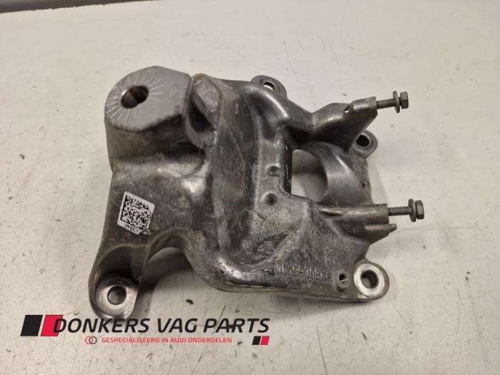 Gebruikte Motorrubber Volkswagen Touareg 3.0 V6 24V TSI R Prijs € 20,00 Margeregeling aangeboden door Donkers VAG Parts