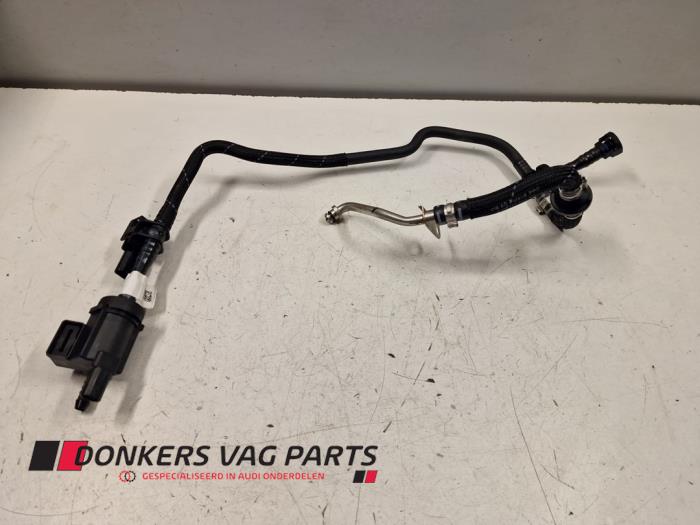 Gebruikte Leiding (diversen) Volkswagen Touareg 3.0 V6 24V TSI R Prijs € 60,00 Margeregeling aangeboden door Donkers VAG Parts