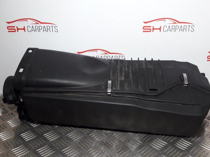 Gebruikte Luchtfilterhuis Mercedes E (W211) 3.2 E-320 CDI 24V Prijs € 80,00 Margeregeling aangeboden door SH Carparts