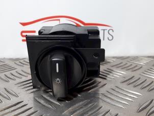 Gebruikte Schakelaar Licht Mercedes A (W169) 1.5 A-160 Prijs € 10,00 Margeregeling aangeboden door SH Carparts