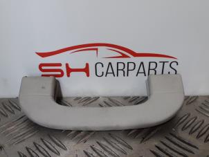 Gebruikte Handgreep Mercedes A (W169) 1.5 A-150 Prijs € 10,00 Margeregeling aangeboden door SH Carparts