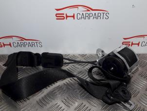 Gebruikte Veiligheidsgordel links-voor Opel Corsa C (F08/68) 1.0 12V Twin Port Prijs € 28,00 Margeregeling aangeboden door SH Carparts