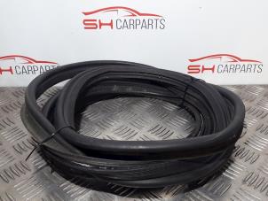 Gebruikte Achterkleprubber Mercedes C (W203) 2.7 C-270 CDI 20V Prijs € 30,00 Margeregeling aangeboden door SH Carparts