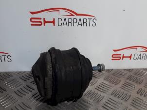 Gebruikte Motorsteun Mercedes C (W203) 2.7 C-270 CDI 20V Prijs € 20,00 Margeregeling aangeboden door SH Carparts