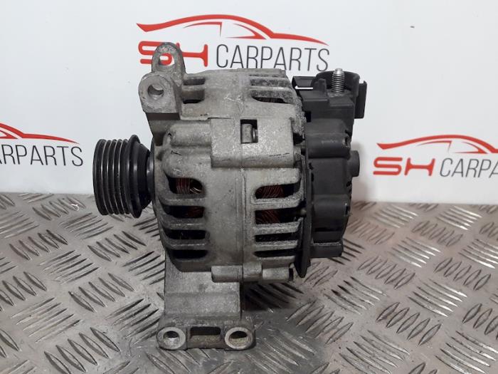 Gebruikte Dynamo Mercedes B (W245) 1.7 B-170 16V Prijs € 40,00 Margeregeling aangeboden door SH Carparts
