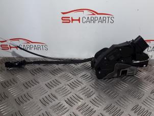 Gebruikte Deurslot Mechaniek 4Deurs links-voor Ford Fiesta 6 (JA8) 1.4 TDCi Prijs € 22,00 Margeregeling aangeboden door SH Carparts