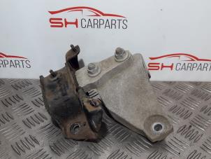 Gebruikte Versnellingsbak Steun Ford Fiesta 6 (JA8) 1.4 TDCi Prijs € 14,00 Margeregeling aangeboden door SH Carparts