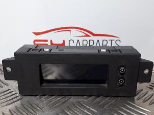 Gebruikte Display Interieur Opel Vivaro 1.9 DI Prijs € 14,00 Margeregeling aangeboden door SH Carparts
