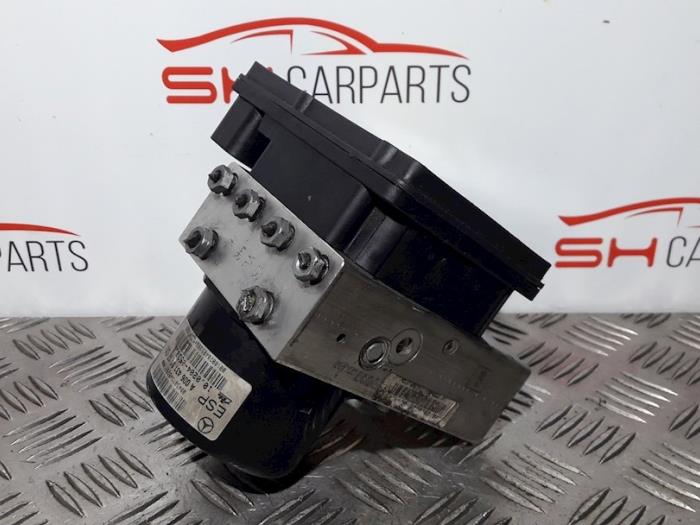 Gebruikte ABS Pomp Mercedes CLC (C203) 2.2 220 CDI 16V Prijs € 200,00 Margeregeling aangeboden door SH Carparts