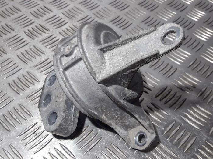 Versnellingsbak Steun van een Opel Astra H SW (L35) 1.7 CDTi 16V 2009