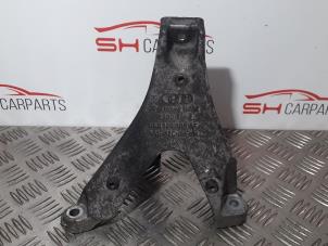 Gebruikte Motorsteun Audi A4 (B7) 2.0 TDI 16V Prijs € 16,00 Margeregeling aangeboden door SH Carparts