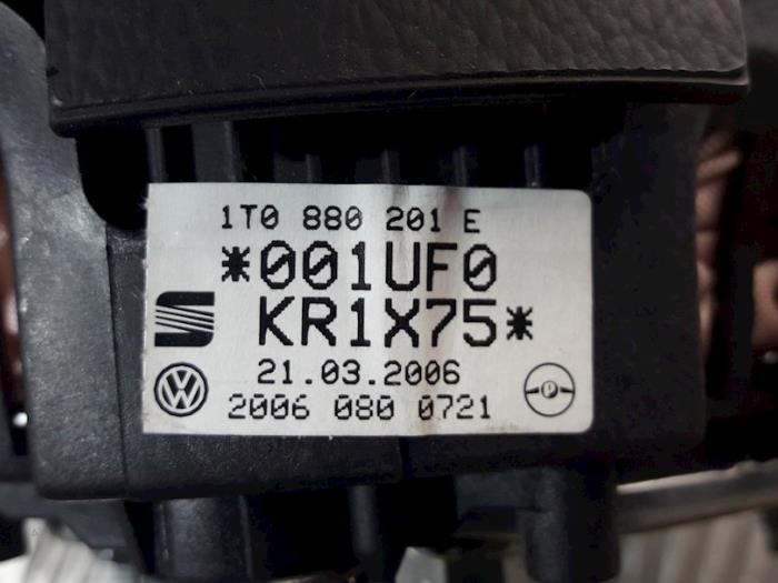 Airbag links (Stuur) van een Volkswagen Polo IV (9N1/2/3) 1.4 16V 75 2006