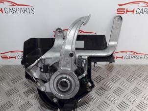 Gebruikte Handrem schakelaar Mercedes CLK (C209) 1.8 200 K 16V Prijs € 30,00 Margeregeling aangeboden door SH Carparts