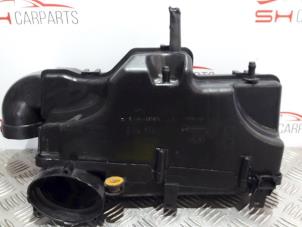 Gebruikte Luchtfilter Peugeot 307 SW (3H) Prijs € 16,00 Margeregeling aangeboden door SH Carparts