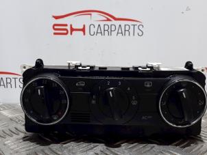 Gebruikte Chaufage Bedieningspaneel Mercedes B (W245) 1.7 B-170 16V Prijs € 25,00 Margeregeling aangeboden door SH Carparts
