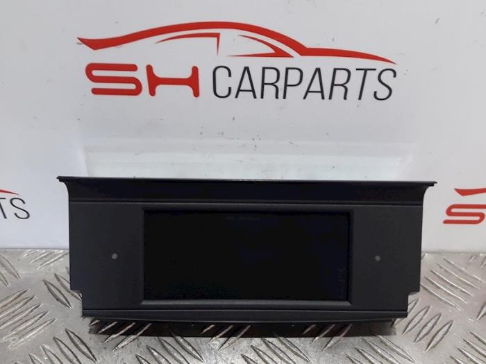Gebruikte Display Interieur Mercedes C (W204) 2.2 C-220 CDI 16V Prijs € 50,00 Margeregeling aangeboden door SH Carparts