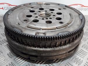 Gebruikte Vliegwiel Mercedes E (C207) E-250 CDI 16V Prijs € 450,00 Margeregeling aangeboden door SH Carparts