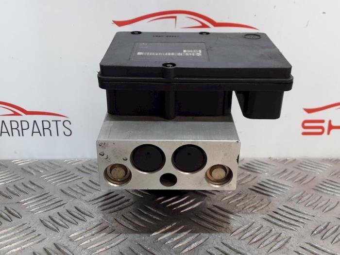 Gebruikte ABS Pomp Mercedes CLK (R209) 1.8 200 K 16V Prijs € 95,00 Margeregeling aangeboden door SH Carparts