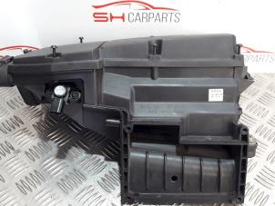 Gebruikte Luchtfilterhuis Mercedes CLK (R209) 1.8 200 K 16V Prijs € 40,00 Margeregeling aangeboden door SH Carparts