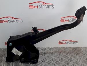 Gebruikte Rempedaal Mercedes Vito (639.7) 2.2 109 CDI 16V Prijs € 30,00 Margeregeling aangeboden door SH Carparts