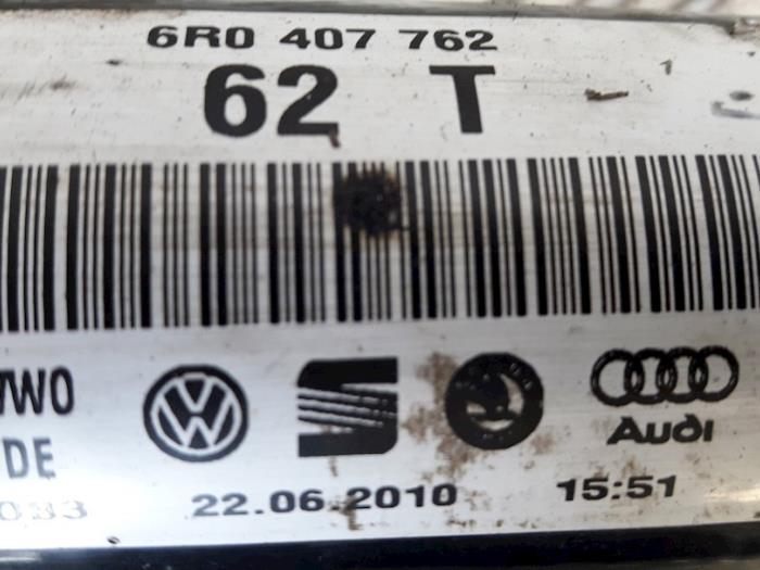 Aandrijfas rechts-voor van een Volkswagen Polo V (6R) 1.2 12V 2011