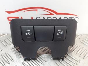 Gebruikte Alarm module Mercedes B (W246) 1.6 B-200 BlueEFFICIENCY Turbo 16V Prijs € 15,00 Margeregeling aangeboden door SH Carparts