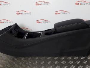 Gebruikte Middenconsoles Mercedes A (W176) 1.6 A-180 16V Prijs € 175,00 Margeregeling aangeboden door SH Carparts