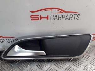 Gebruikte Deurgreep 4Deurs links-voor Mercedes A (W176) 1.6 A-180 16V Prijs € 25,00 Margeregeling aangeboden door SH Carparts
