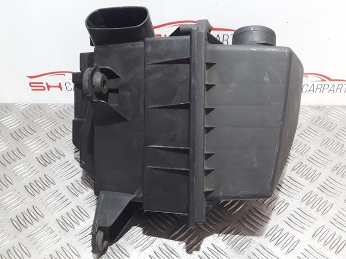 Gebruikte Luchtfilterhuis Seat Leon (1P1) 1.9 TDI 105 Prijs € 14,00 Margeregeling aangeboden door SH Carparts