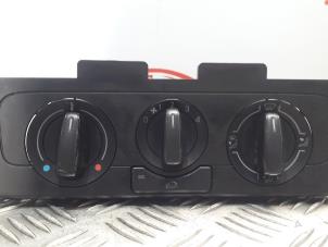 Gebruikte Chaufage Bedieningspaneel Volkswagen Polo V (6R) 1.2 12V Prijs € 22,00 Margeregeling aangeboden door SH Carparts
